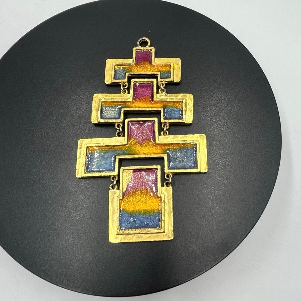 Mandle Art Vintage
Enamel Geometric Cross Pendant
Gold Tone Signed Statement